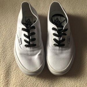 vans authentic white style